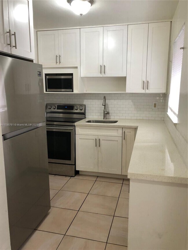 Foto del edificio - 1723 Johnson St