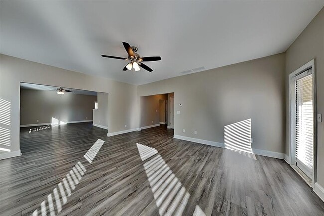 Foto del edificio - 227 Brightondale Blvd