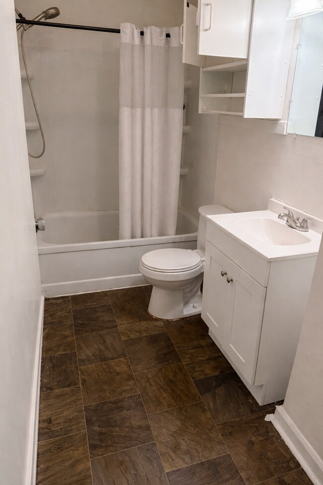 Foto del edificio - 941 Stanley Ave