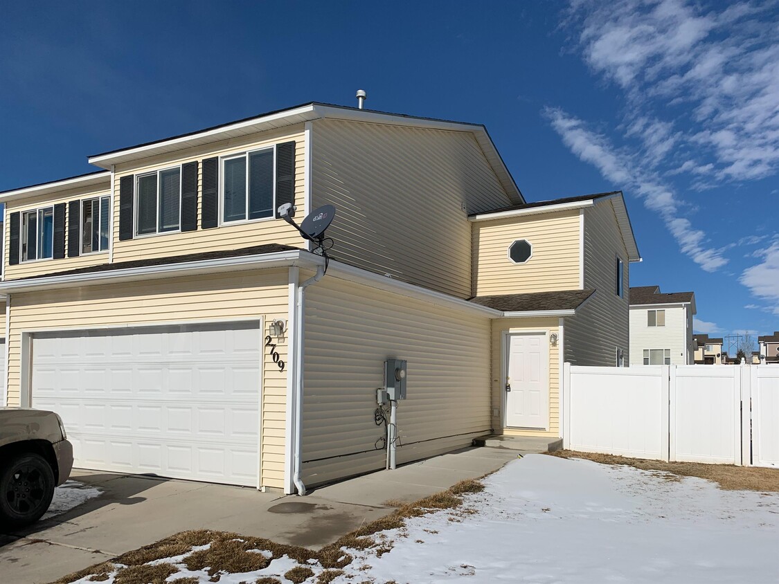 Primary Photo - 2709 Koven Dr