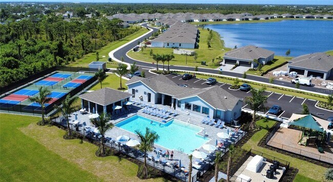 Foto del edificio - 8746 St Kitts Cir
