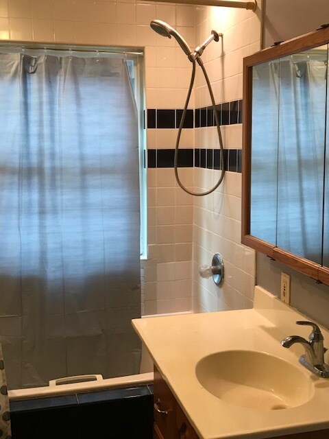 BATHROOM - 4072 NY-52
