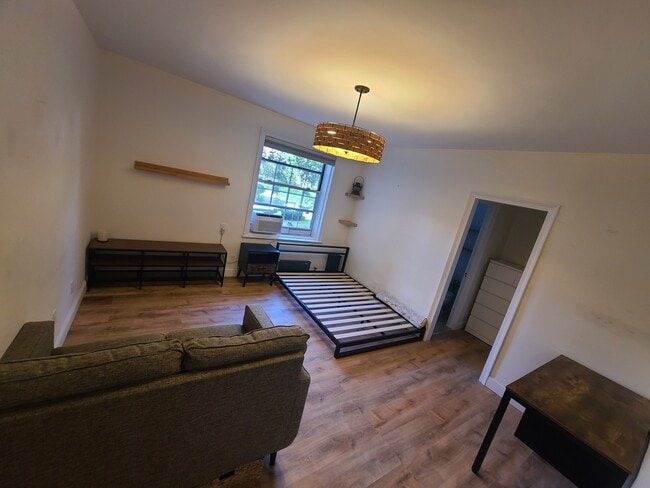 seperate room (bedroom and living room) - 3081 54th St