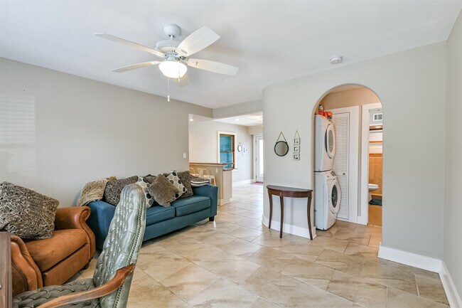 Foto del edificio - 818 11th St