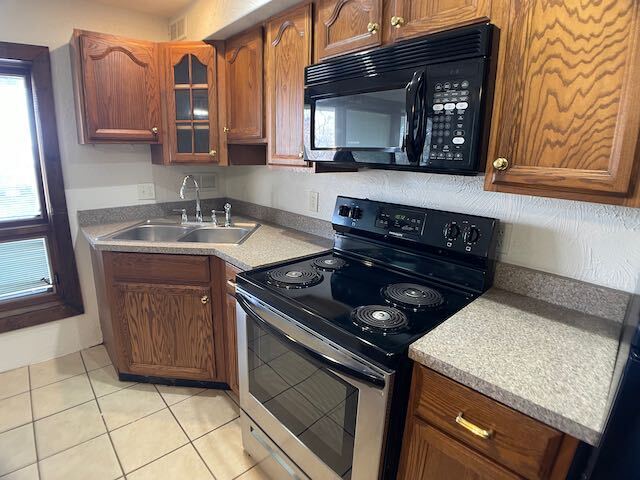 Building Photo - Duplex in Peoria Heights - River View