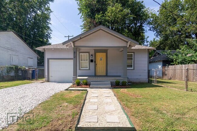 Foto del edificio - NEWLY REMODELED! Bungalow in the heart of KW!