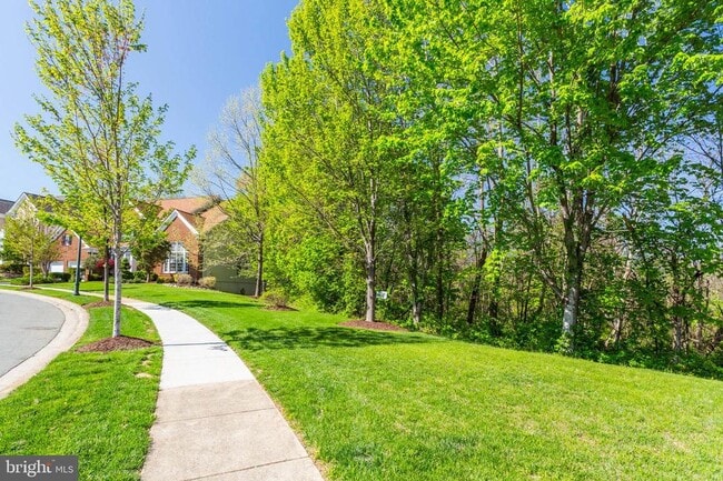 Building Photo - 400 Long Trail Terrace