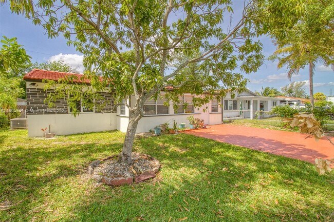Foto del edificio - 6240 SW 22nd Ct