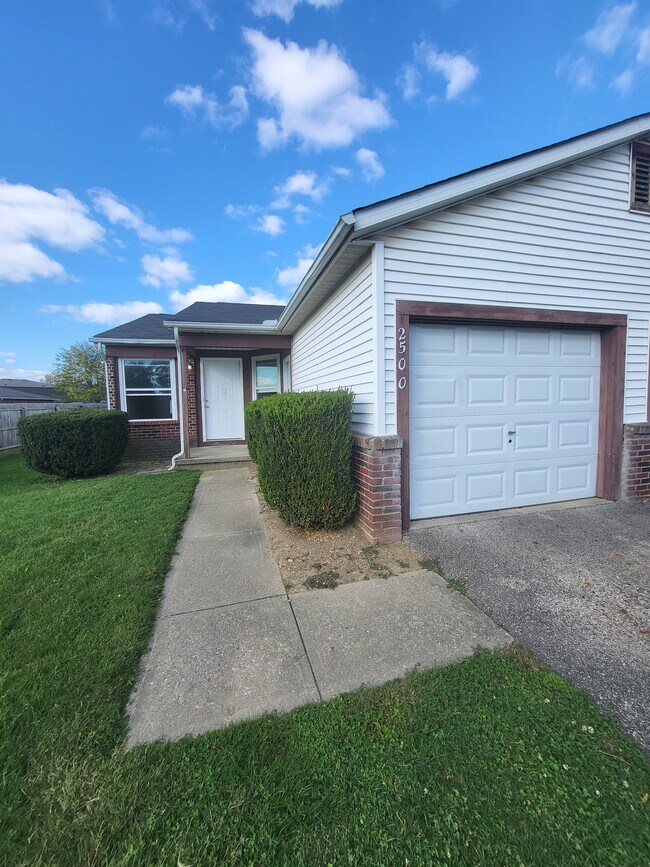 Building Photo - 2500 Thimbleberry Rd