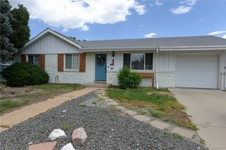 Building Photo - 932 S Holly St