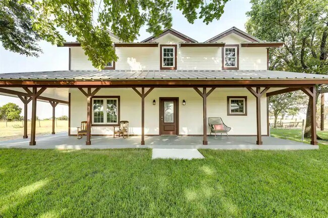 Foto del edificio - 1616 Co Rd 463