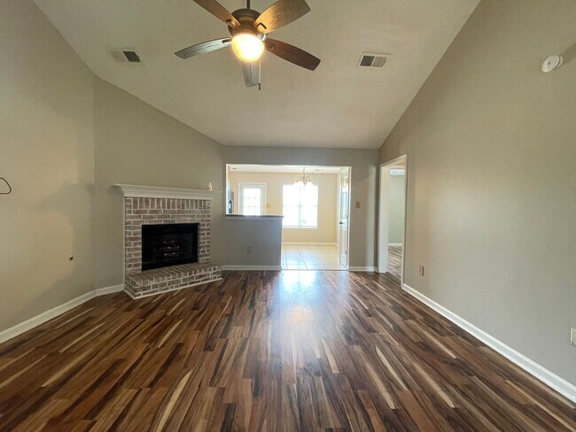 Foto del edificio - Adorable home, close to the casinos! Country living!