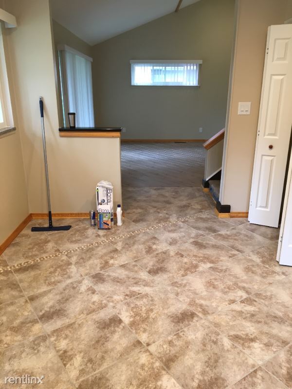 Foto del edificio - 21425 Hillside Dr