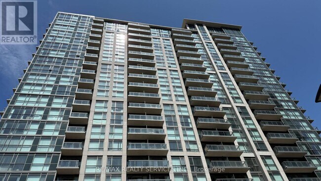 Photo du bâtiment - 349-349 Rathburn Rd W