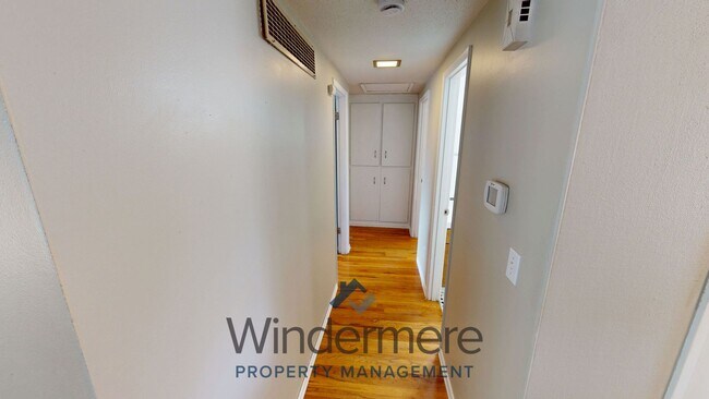 Foto del edificio - 1034 Waverly St