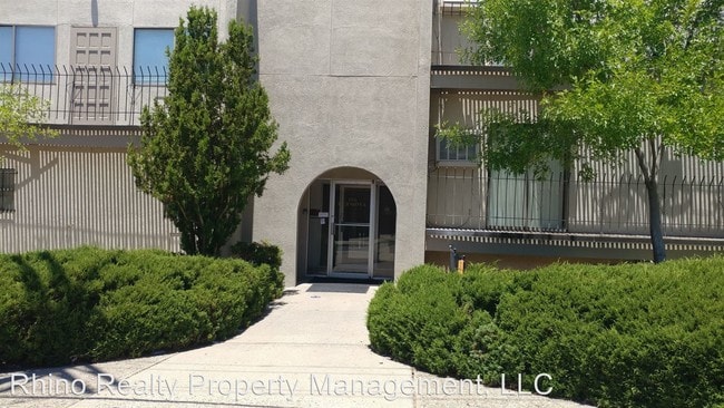 Building Photo - 200 Hermosa Dr NE