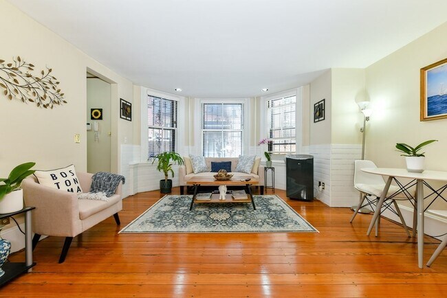 Building Photo - 56 Beacon St