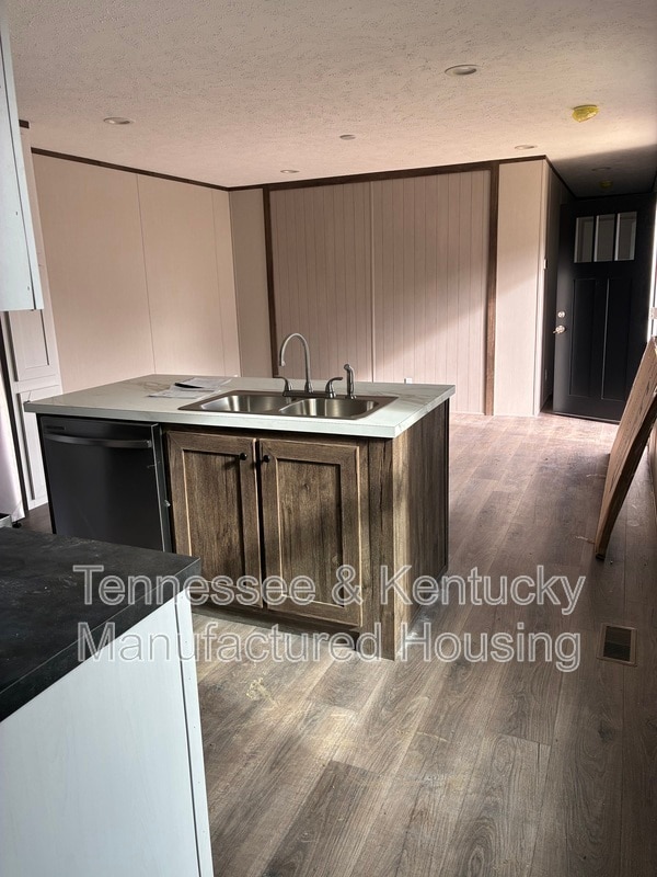 Building Photo - 210 Eller Dr