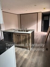 Building Photo - 210 Eller Dr