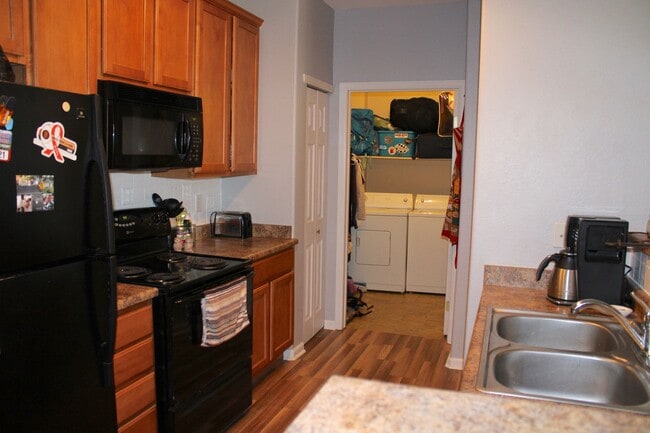 Building Photo - Beautiful 1 Bedroom Condo in Arvada.