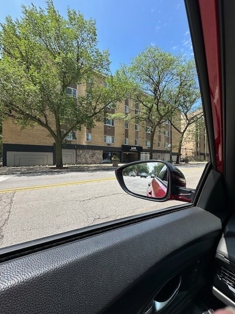 Foto principal - 5400 N Sheridan Rd