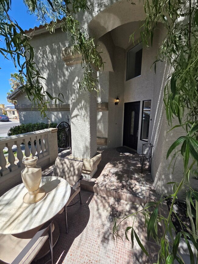 Foto del edificio - 5650 Ruby Creek Dr