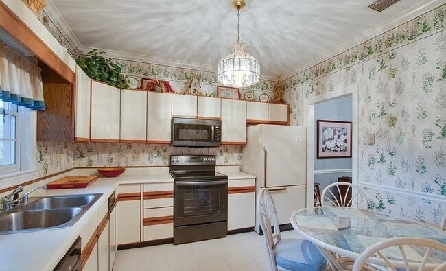 Building Photo - 4770 Whitesburg Dr
