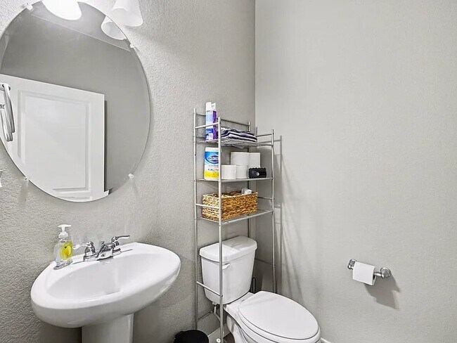Foto del edificio - 4327 Fox Grove Dr