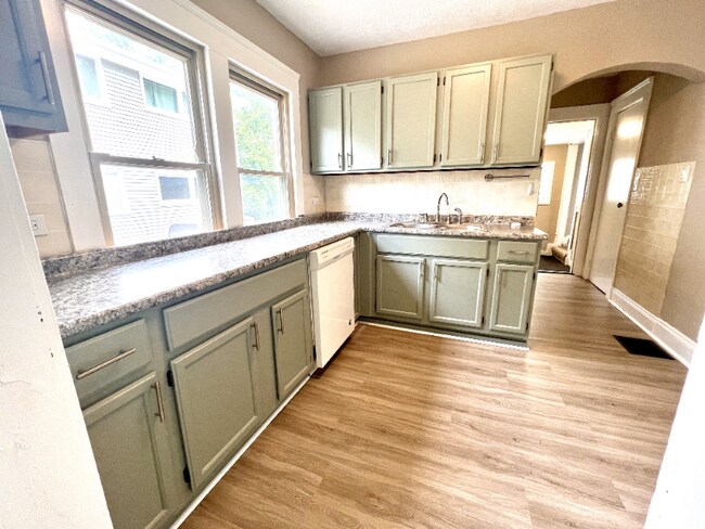 Foto del edificio - 11710 Longmead Ave