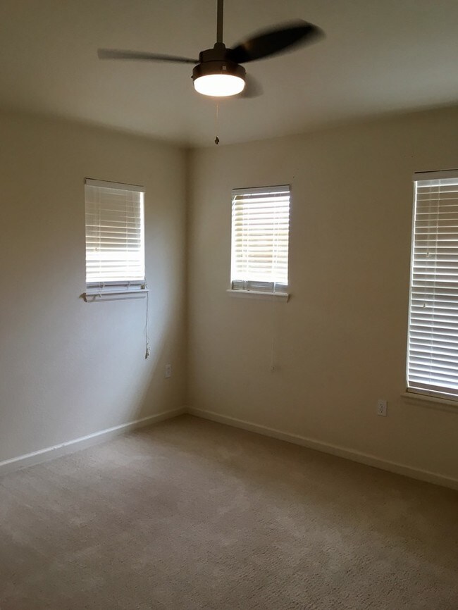 Foto del edificio - Beautiful Townhome in Lindenridge