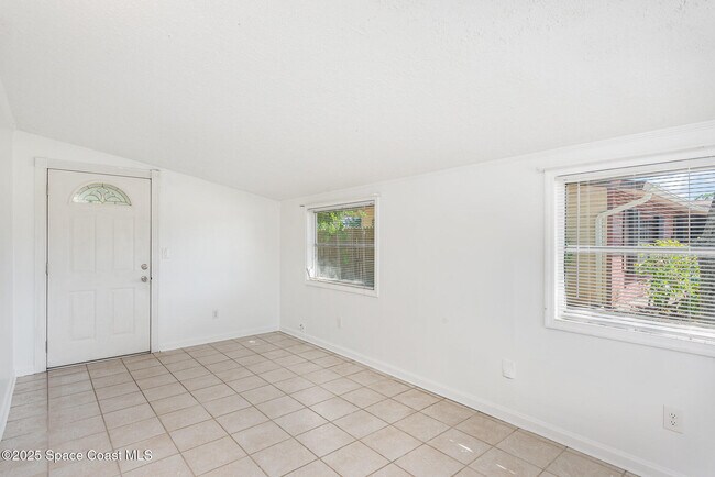 Building Photo - 2880 Fountainhead Blvd