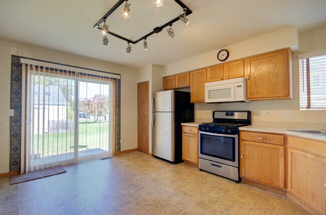 Foto del edificio - 681 Springwood Dr
