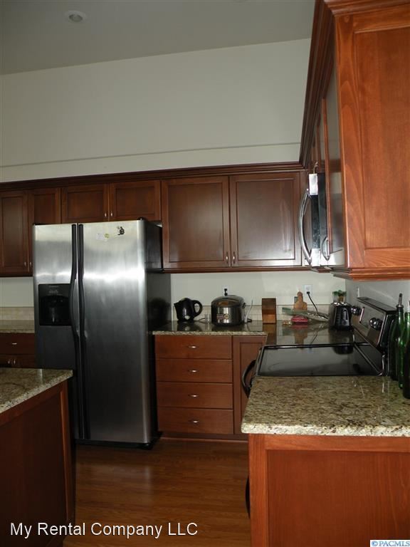 Building Photo - 2 br, 2.5 bath House - 210 NW Terre View E
