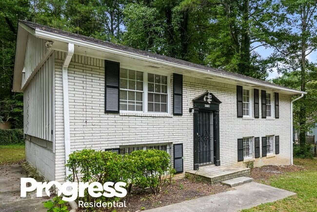Building Photo - 4718 Greenbriar Trail SW