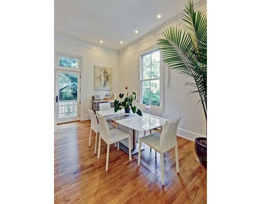 Building Photo - 44 Follen St