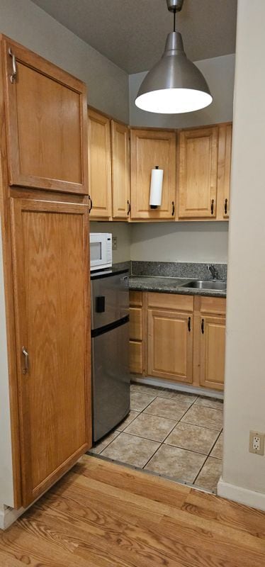 Foto del edificio - 24837 Lawton Ave