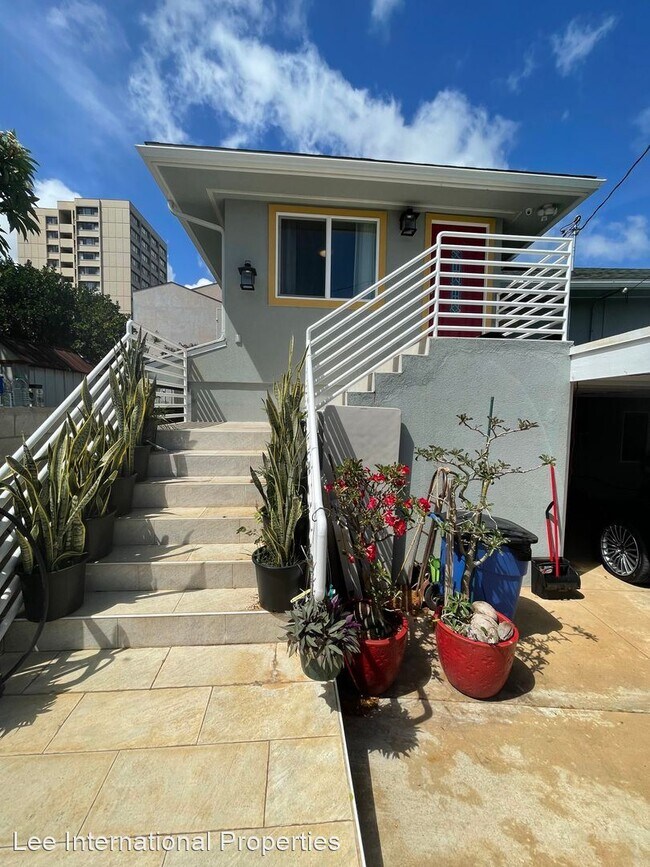 3 br, 3 bath House 2951 Kalei Rd House Rental in Honolulu, HI