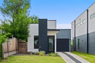 Building Photo - 2507 Audubon Pl
