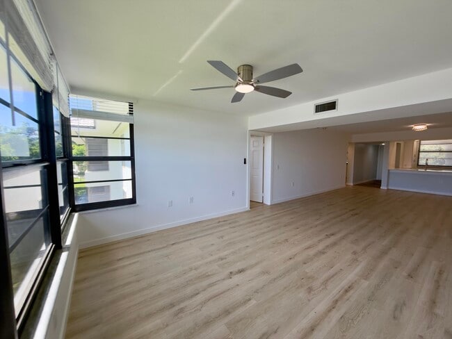Building Photo - 3710 Whitehall Dr