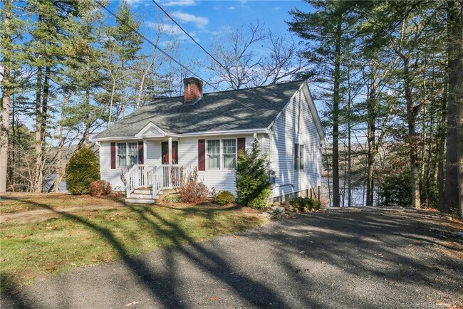 Building Photo - 100 Pine Lake Dr