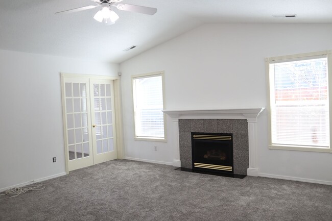 Building Photo - 7218 NE 65th Pl
