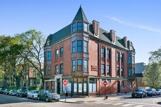 Building Photo - 835 N Wolcott Ave