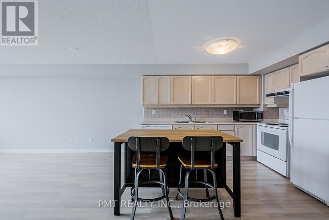 Building Photo - 710 Humberwood Blvd