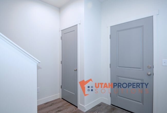 Building Photo - 437 S 960 W