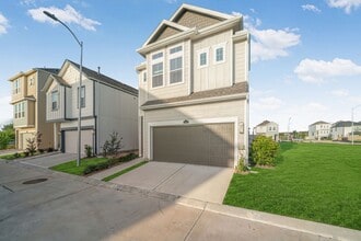 Building Photo - 11407 Blossom Sq St