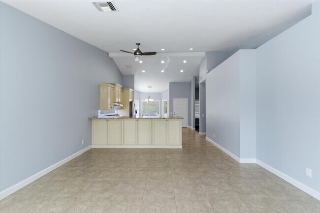 Building Photo - 4221 E Everett Dr