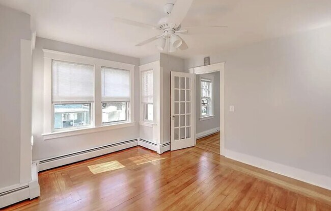 Foto del edificio - 154 Blanding Ave