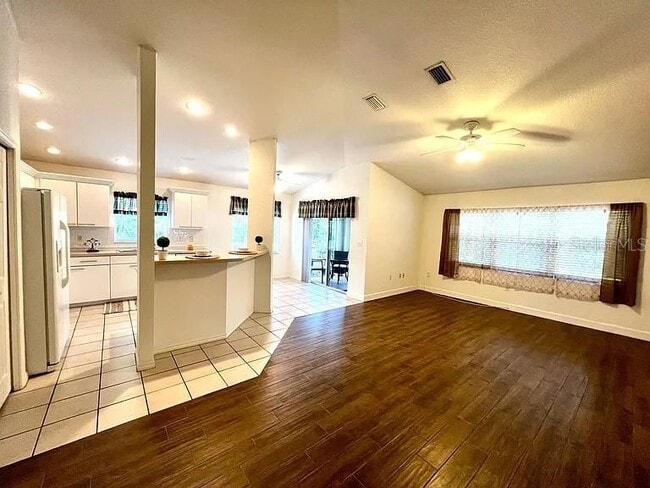 Foto del edificio - 1485 Donegan Rd