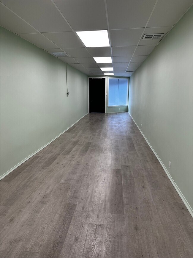 Foto del edificio - 1105 E Chevy Chase Dr