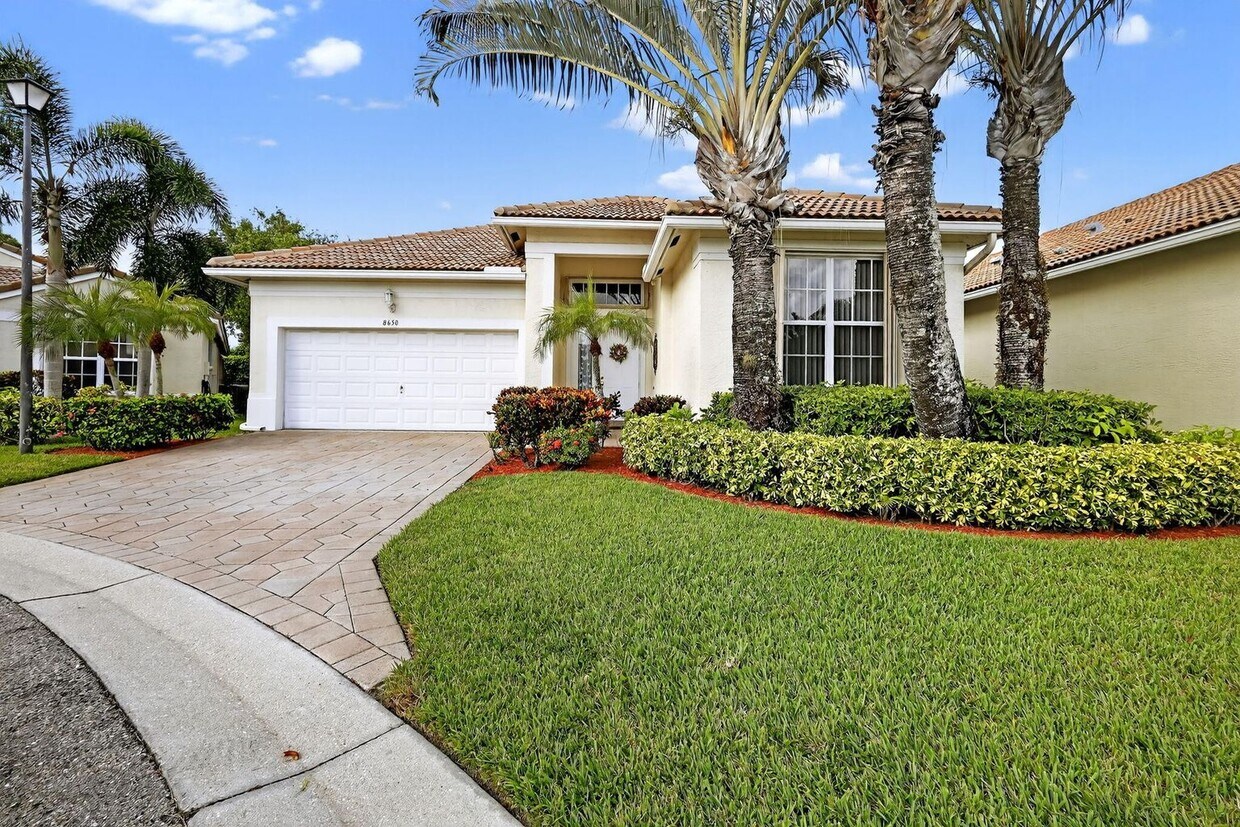 Foto principal - 8650 High Cay